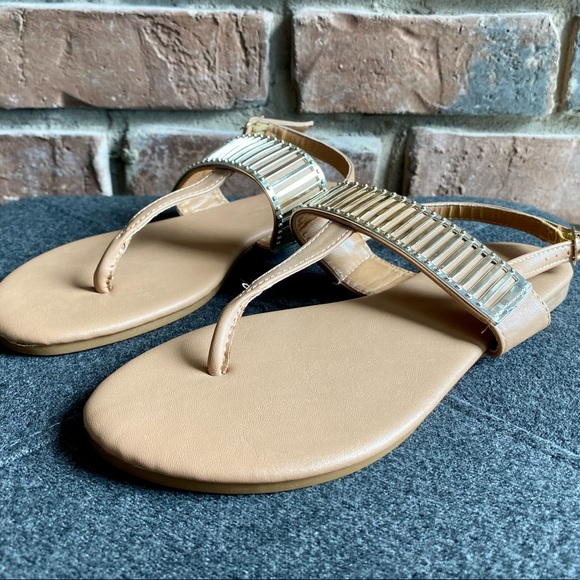 NWOT Le Chateau Sandals - Picture 4 of 7